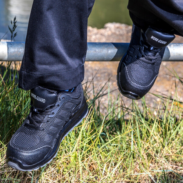 All-black safety trainer Thumbnail